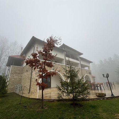 Cetatuia Hotell Măgura Exteriör bild