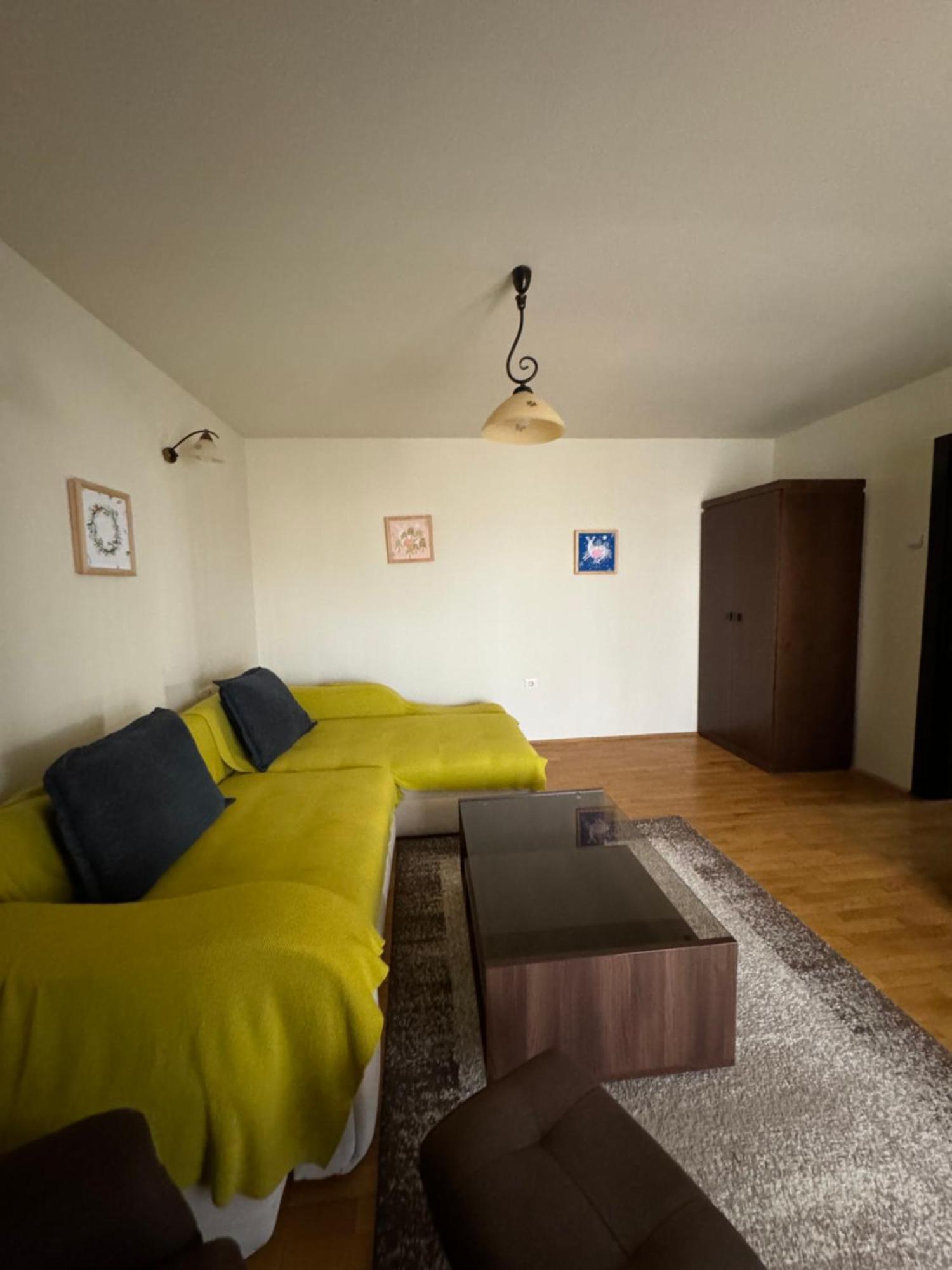 Cetatuia Hotell Măgura Exteriör bild
