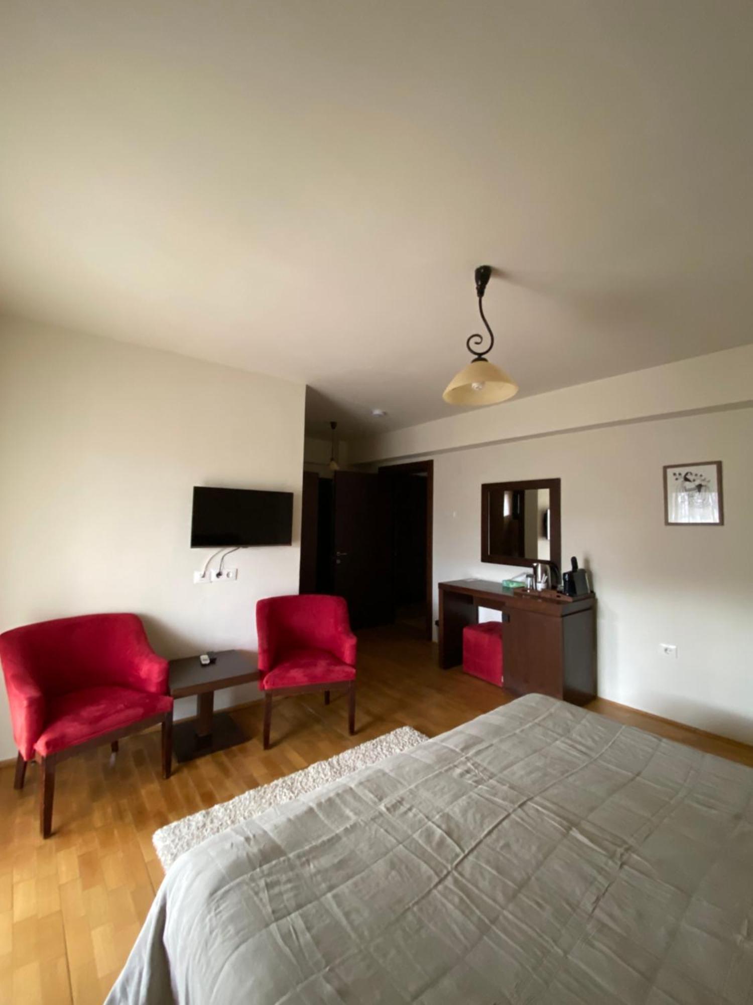 Cetatuia Hotell Măgura Exteriör bild