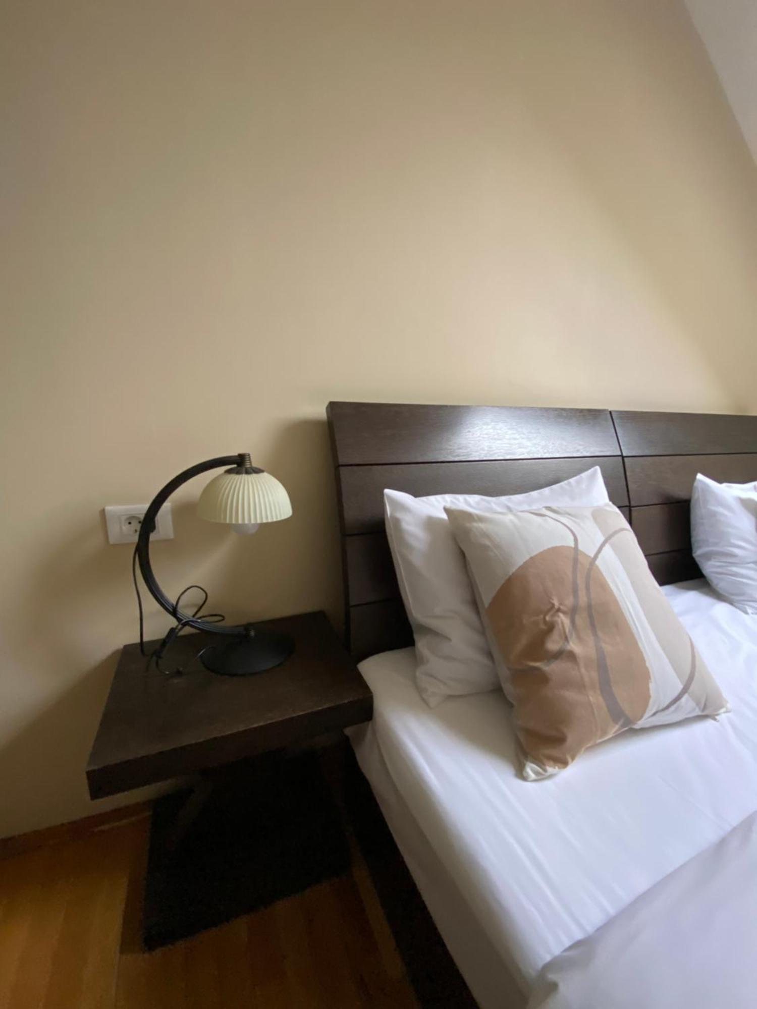 Cetatuia Hotell Măgura Exteriör bild