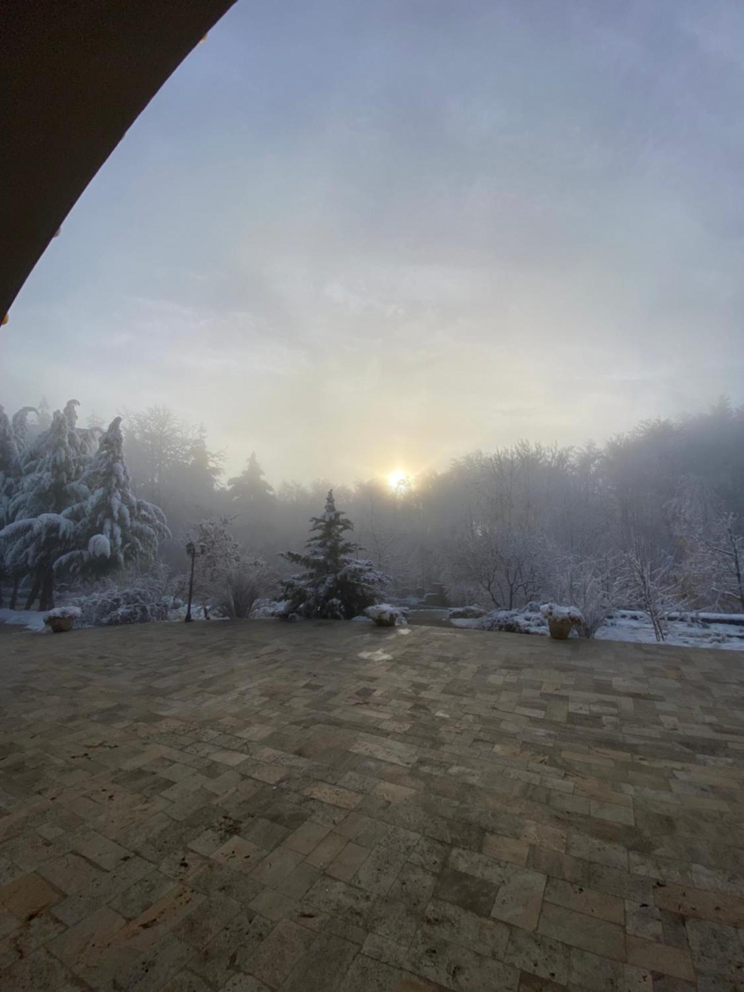 Cetatuia Hotell Măgura Exteriör bild