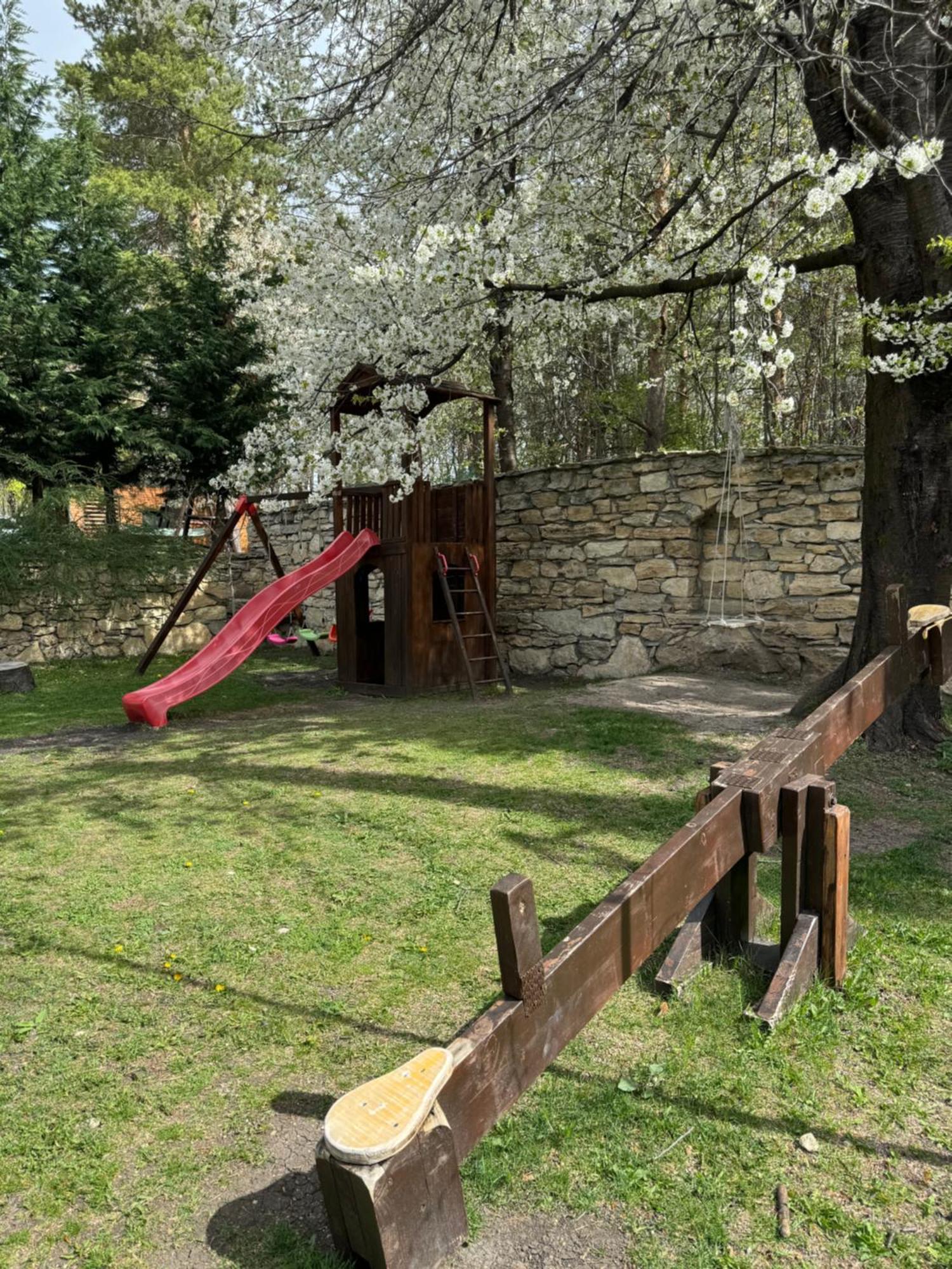 Cetatuia Hotell Măgura Exteriör bild